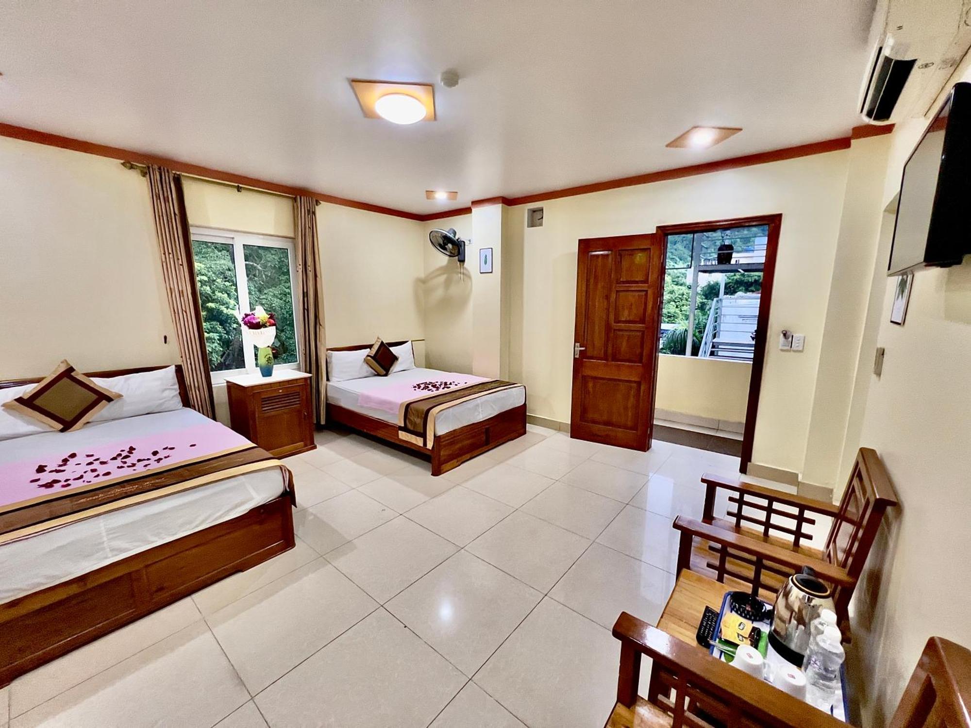 Manh Vuong Hotel Catba Dong Khe Sau Extérieur photo