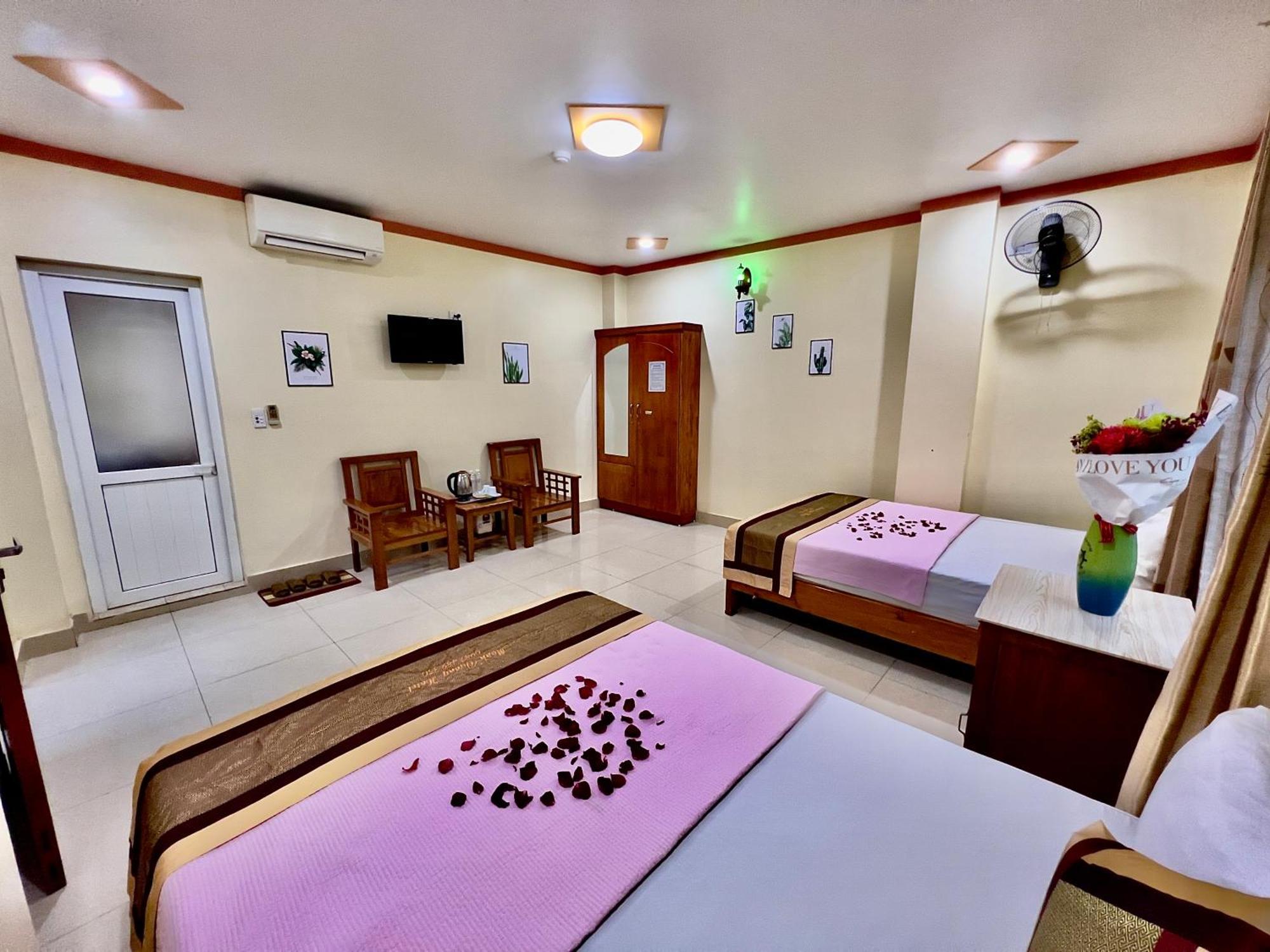 Manh Vuong Hotel Catba Dong Khe Sau Extérieur photo