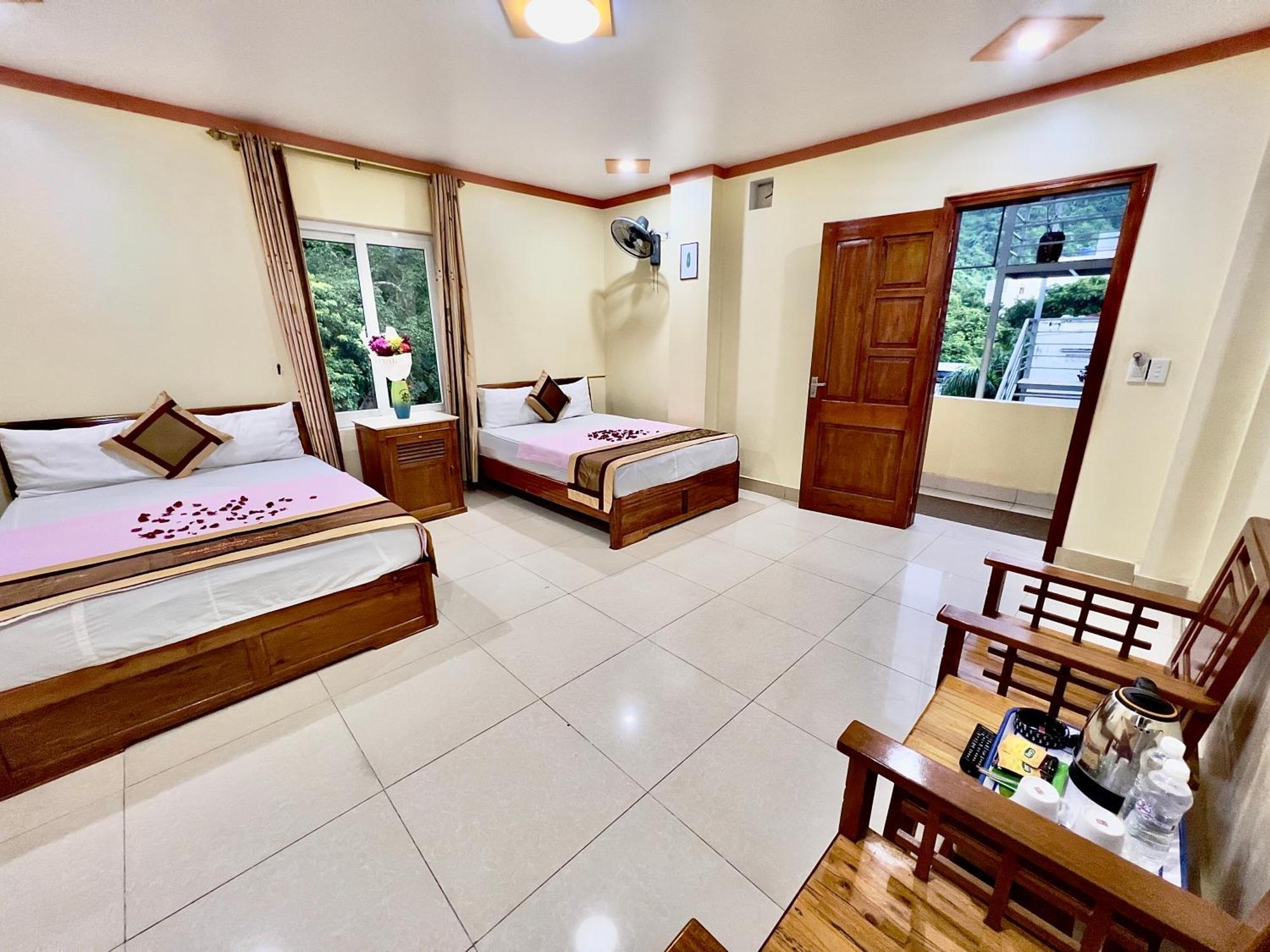 Manh Vuong Hotel Catba Dong Khe Sau Extérieur photo