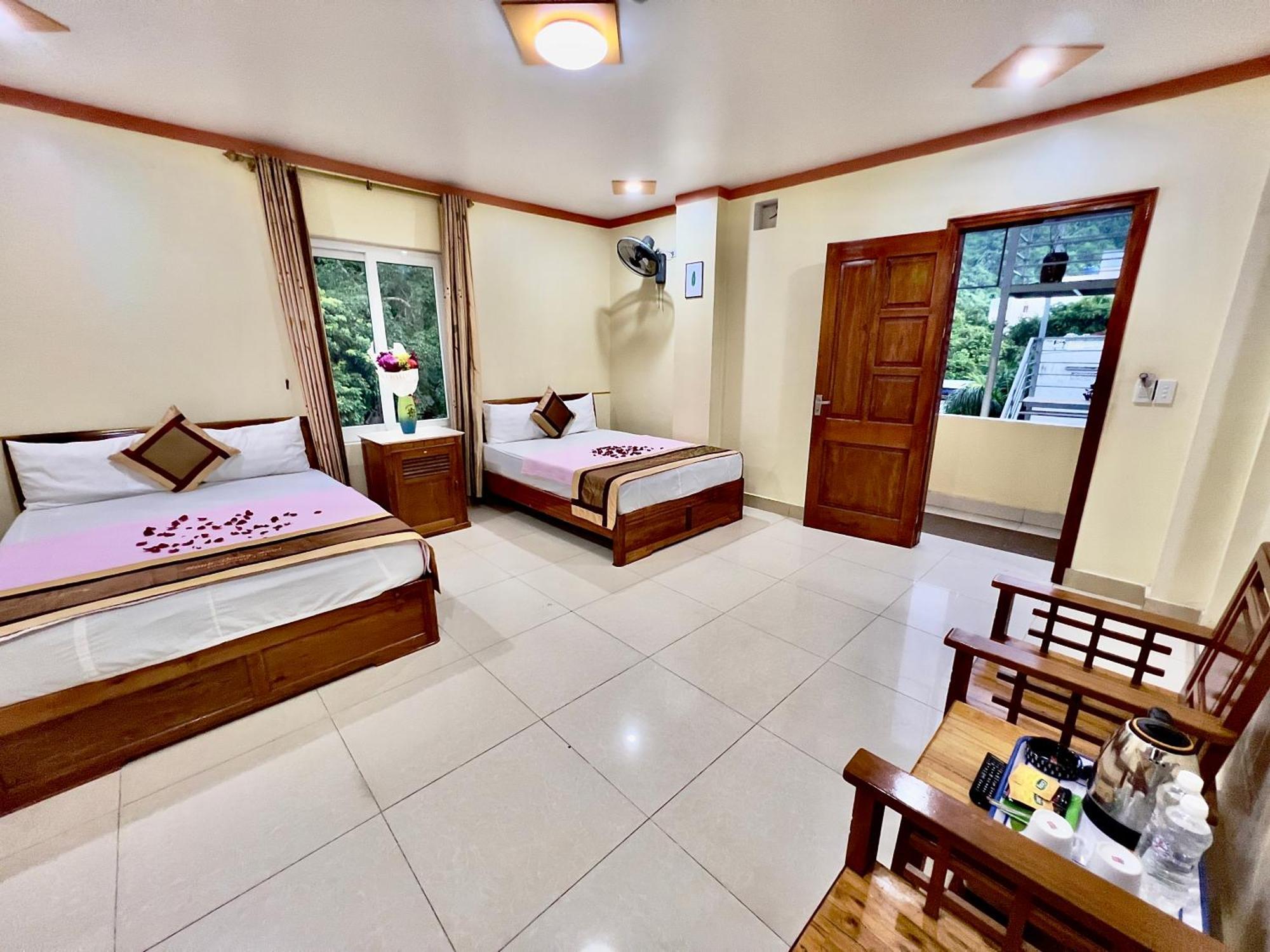 Manh Vuong Hotel Catba Dong Khe Sau Extérieur photo
