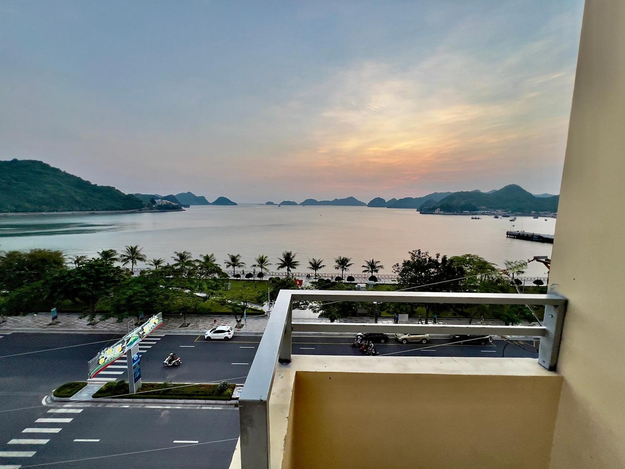 Manh Vuong Hotel Catba Dong Khe Sau Extérieur photo